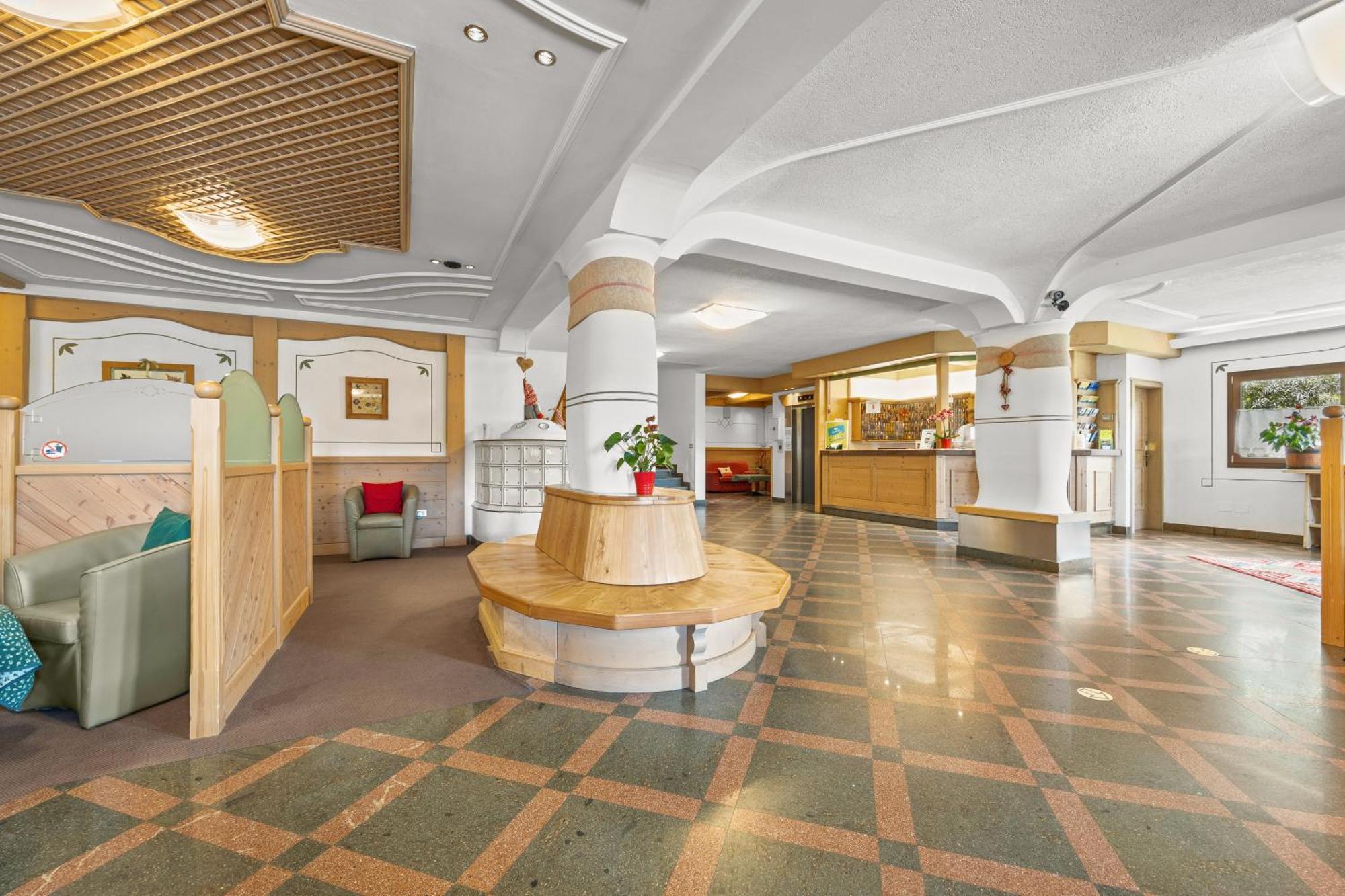 Aparthotel Des Alpes Cavalese Dış mekan fotoğraf