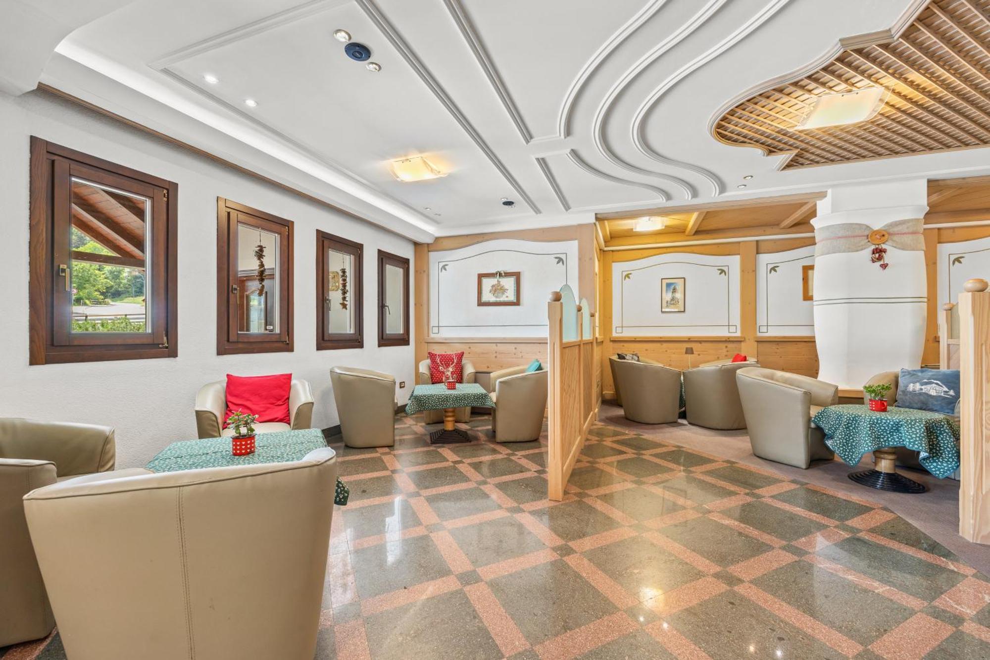 Aparthotel Des Alpes Cavalese Dış mekan fotoğraf