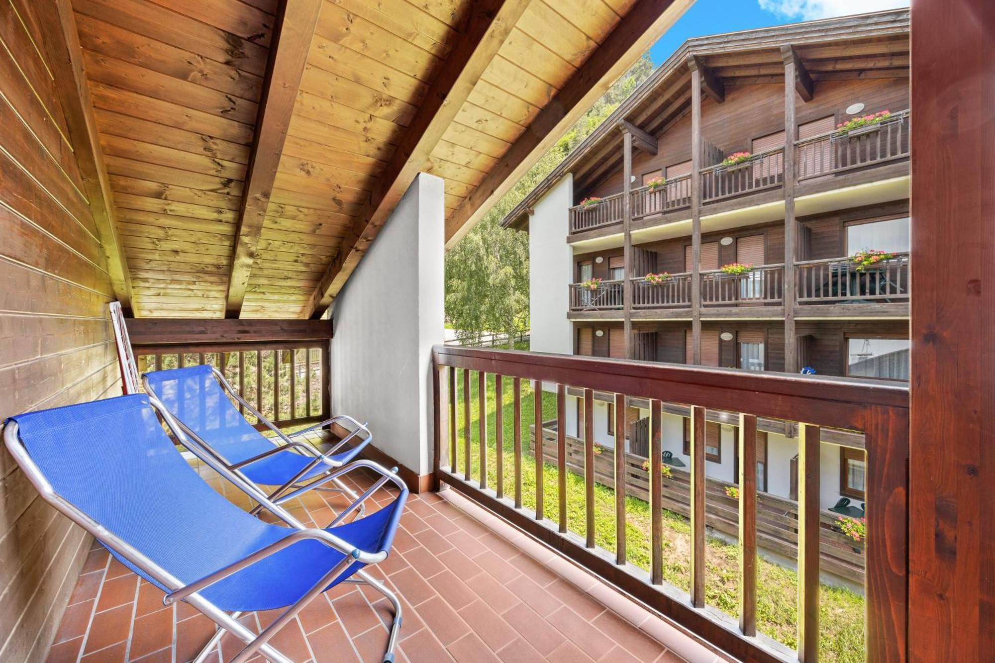 Aparthotel Des Alpes Cavalese Oda fotoğraf